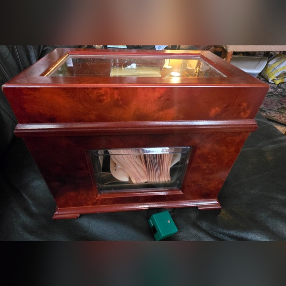 Mr. Christmas Other - Mr Christmas vintage paper roll music box player 10"x6"x8" plays several songs